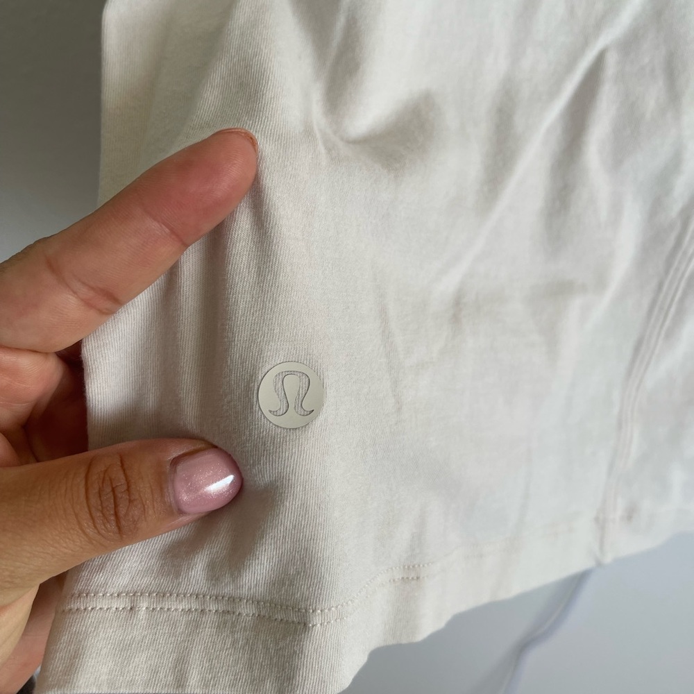 Lululemon Athletica Cream Twist Short Sleeve Tee - Picture 5 of 6